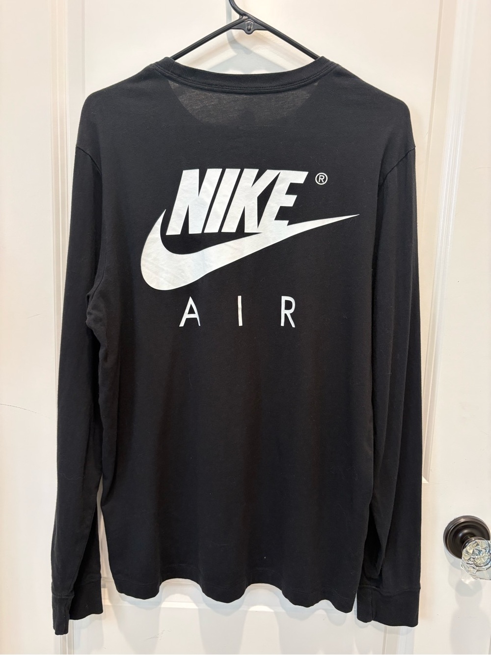 Nike Air Men’s Large Black Long Sleeve Graphic Tee Swoosh